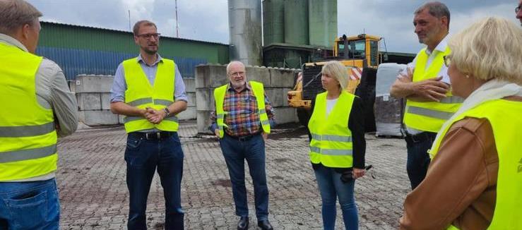 Besuch beim Erden– und Kompostwerk Heinrich Strenge GmbH und Co. KG in Ostrhauderfehn